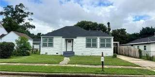 1304 Cloverleaf Circle N 1304 Cloverleaf Circle N Gallery 1