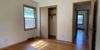 {731} Convenient Location + Full basement + 2 Car Tandem Garage Gallery 9
