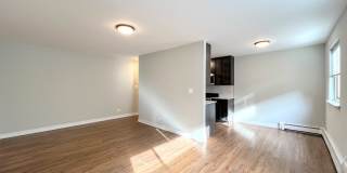 528 W Oakdale Gallery 4