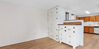 700 S Monarch Street unit: 207 Gallery 4