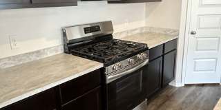Preleasing Now! Spacious 3-Bed, 2-Bath Home in Yukon Gallery 12