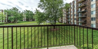 Twin Lake Towers Apartments Gallery 15