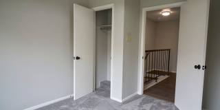 Adorable 2 bedroom townhome style Condo Gallery 14