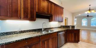 3 Bedroom Townhouse in Boone School Area Gallery 8