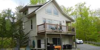 Charming 3BR House on Augur Lake 30 acre private property Gallery 1