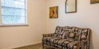 214 E 4th St Gallery 8