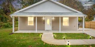 4Bd/ 2Bath Ranch Style home mins from Downtown Burlington Gallery 1