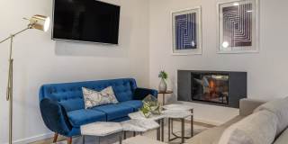 Yacht Harbor Club Gallery 25