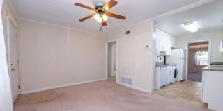 Charming 2BR House in College Park Gallery 5