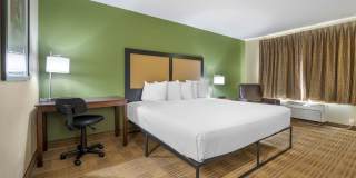 Suites Indianapolis - Airport Gallery 11