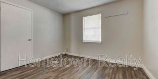 208 W Shadywood Drive Gallery 24