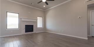 Luxury 4 Bedroom 3 Bathroom Home with bonus room & storm shelter in Deer Creek Schools- Neighborhood Pool/Park Gallery 10