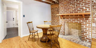 220 E Taylor St Gallery 7