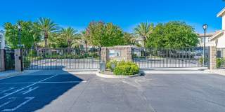 4 Bedroom Oaklane Townhome in Santa Clarita! Gallery 21