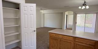 BRAND NEW CARPET 3 Bedroom 2 Bathroom Spacious Floorplan! Gallery 10