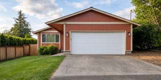 *$1,000 off the Second Full Month of Rent!* Neat and Tidy 3 Bedroom, 2 Bath Home in West Linn *$1,000 off the Second Full Month of Rent!* Neat and Tidy 3 Bedroom, 2 Bath Home in West Linn Gallery 1