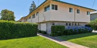 Light-Filled Garden-Level Apartment Near Downtown Menlo Park Gallery 1
