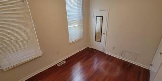 1828-00 GREEN Street Gallery 7