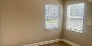 Charming 2 Bed Home Near Central Park Gallery 19