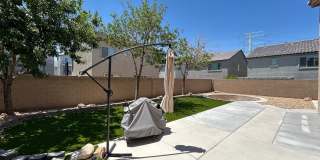 Fully Furnished 4 Bedroom 2.5 Home! Gallery 21
