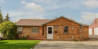 Beautifully Remodeled 4 bedroom off the River in town Gallery 1