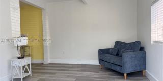 2630 SW 31st Pl Gallery 3