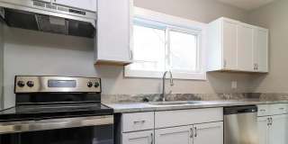 1732 South Elm Street Gallery 1