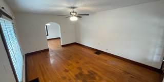 1 Bedroom House Near Columbian Park Gallery 10