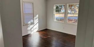 1123 W Brooks Street Gallery 12