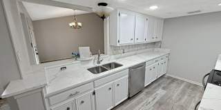 3-Bedroom Home in Blanco Woods with Community Pool + Prime Location Gallery 15