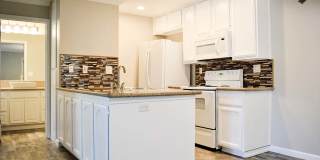 Americana Simi Apartments Gallery 14