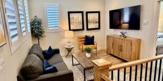 Flexible lease options! Spacious Townhome in Washington Gallery 11