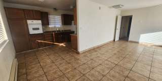 This 2 Bedroom/ 1 Bathroom home Gallery 3