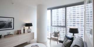 341 W Kinzie Gallery 10