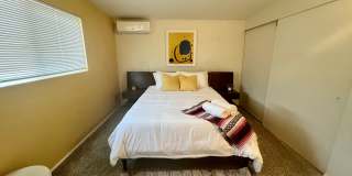 3 Bedroom 2 Bathroom - Fully Furnished - Mid Century Modern Gallery 5