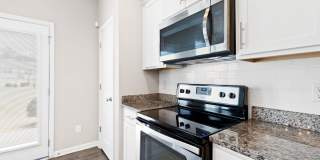 Modern Elegance in Brightleaf: 3-Bedroom Townhouse with Amenities Galore Gallery 21