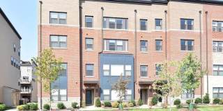 44858 TIVERTON Square Gallery 1