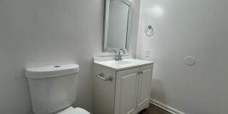Tarzana Five Apartments Gallery 76
