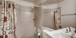 2 Bedroom Corner Unit, excellent location!! 2 Bedroom Corner Unit, excellent location!! Gallery 11