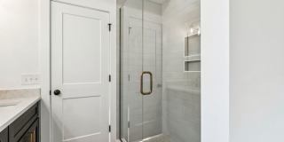 5015 Grayton Alley Gallery 58