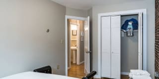 Historic Beacon Hill Charm – 2 Bed | 1 Bath Gallery 9