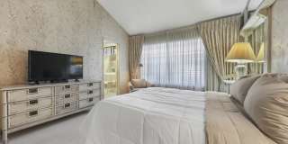 175 Gran Via Gallery 34