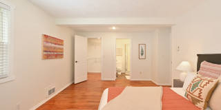 Cozy 2-bedroom 2 bath house in Redmond- Offering a 6-month lease. Gallery 17