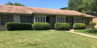 **APPLICATION RECEIVED** *COMING SOON* 2 Bedroom / 1 Bath Home South Side Lions Park! Gallery 4