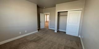 Beautiful 5 Bedroom, 3 Bath Executive Home in the Pointe! Gallery 12