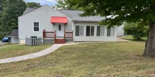 Maryville 37803 - Upstairs only -  4 & 1.5 baths - Contact Troy Adams (865) 233-6949 Gallery 1