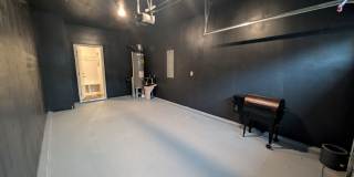 Room in 3 Bedroom Home at Sullins Rd Gallery 5