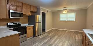3 Bed 2 Bath Brick Home with Additional Living Space - Newly Renovated Gallery 1