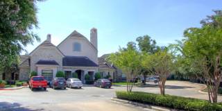 Village on the Parkway Apartments Gallery 30