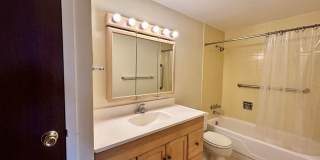 Horizon West Condo for Rent with South-side Views of the Flatiron Mtns Gallery 6
